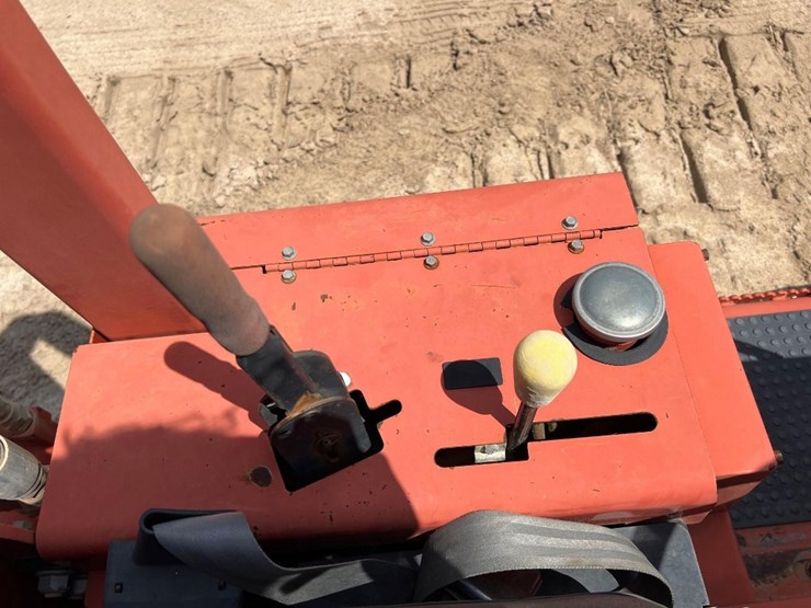 2014-ditch-witch-rt45-image-22