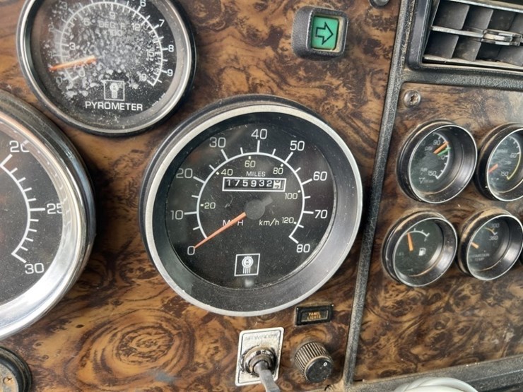 1994-kenworth-t800-image-29