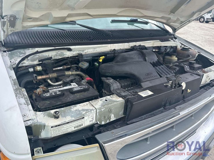2002-ford-e150-image-8