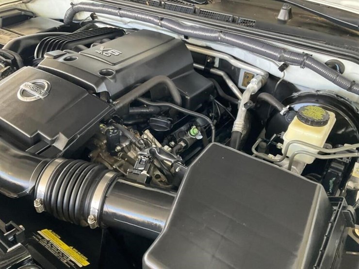 2015-nissan-frontier-image-11