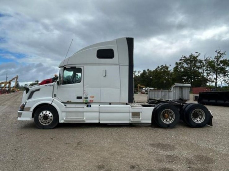 2015-volvo-vnl-t/a-hiway-tractor---sleeper-4v4nc9e-image-6