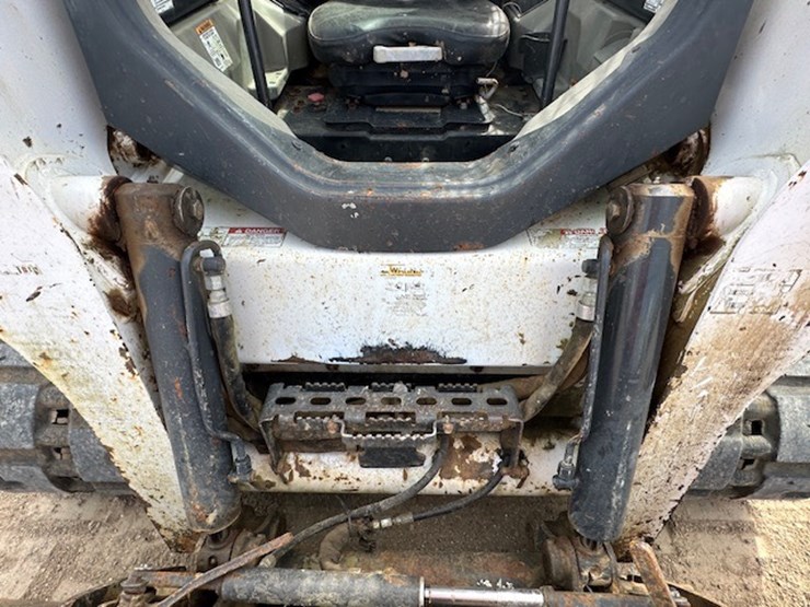 2015-bobcat-t750-image-21