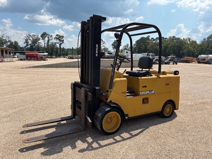 #2071-•-cat-t100c-forklift-image-13
