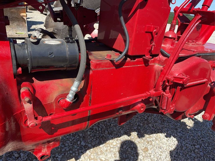 1950-ih-farmall-m-image-10