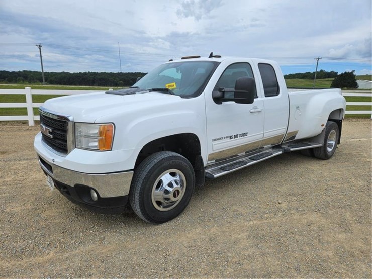 2011-gmc-3500-image-1
