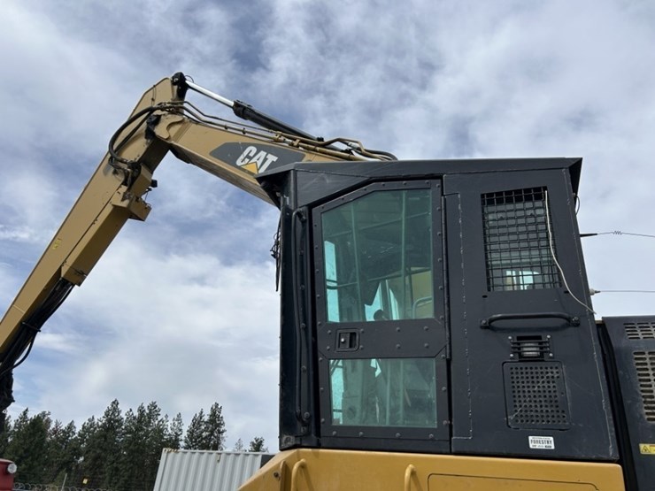 2018-caterpillar-548-image-29