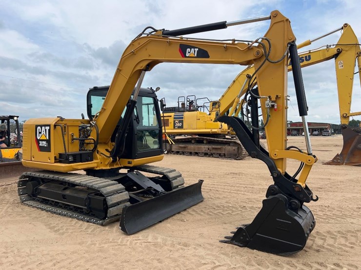 2017-caterpillar-307e2-image-3