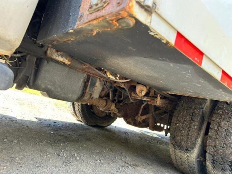 2011-ford-f550-xl-image-70