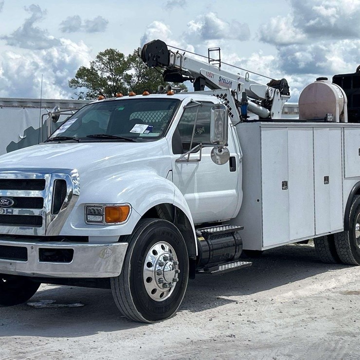 2010 FORD F750