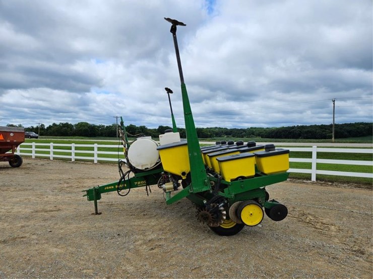 john-deere-7200-image-2