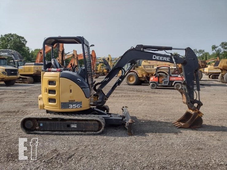 2018-deere-35g-image-3