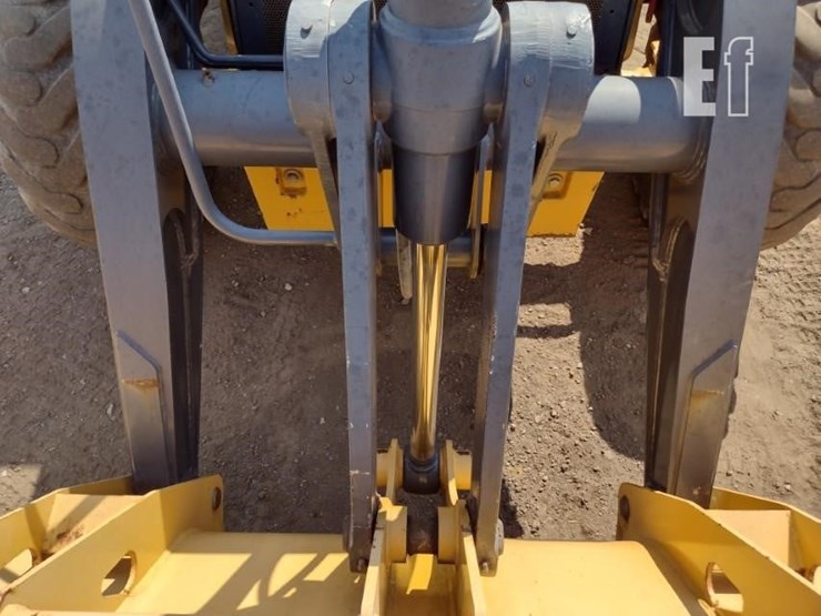 2017-deere-310sl-image-20