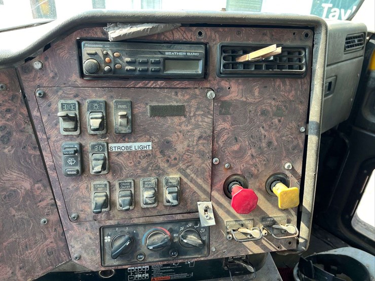 2000-international-9200i-image-14