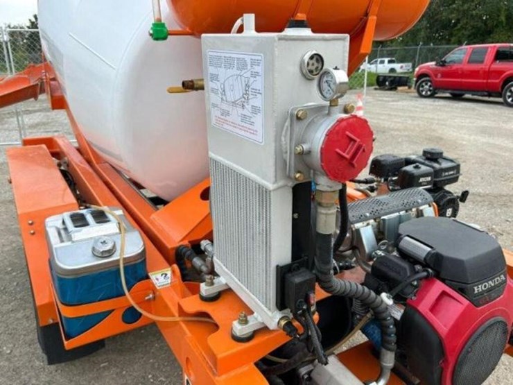 2024-1.5-cubic-meter-tow-behind-tri/a-concrete-fil-image-21