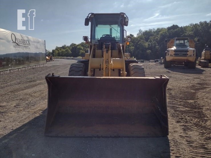 2003-deere-444h-image-2