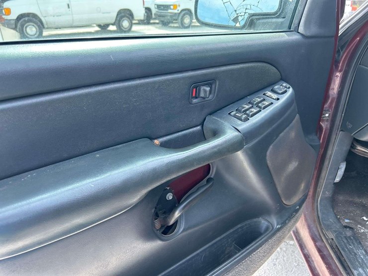 2001-chevrolet-silverado-1500hd-image-11
