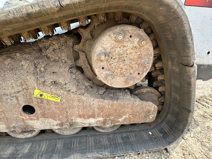 2014-bobcat-t750-image-15