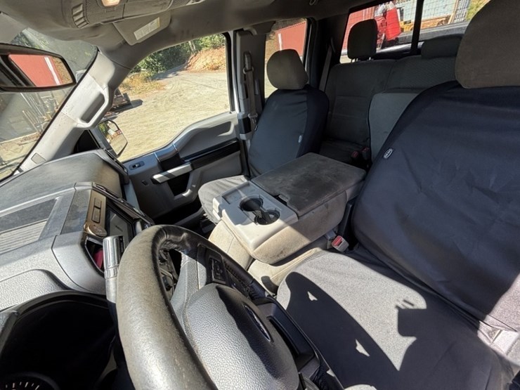 2016-ford-f150-xlt-image-16