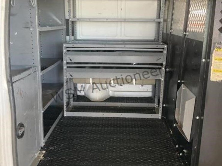 2011-ford-cargo-image-9