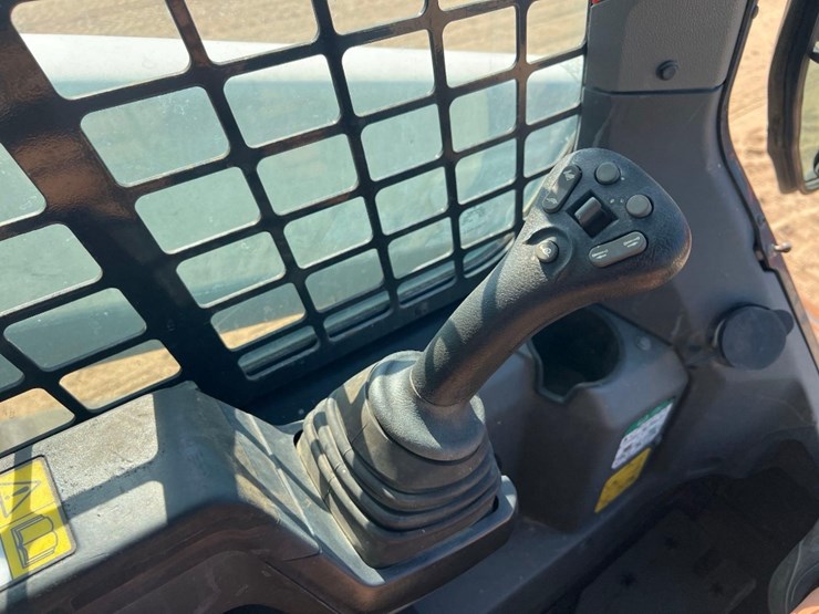 2022-bobcat-t66-image-25
