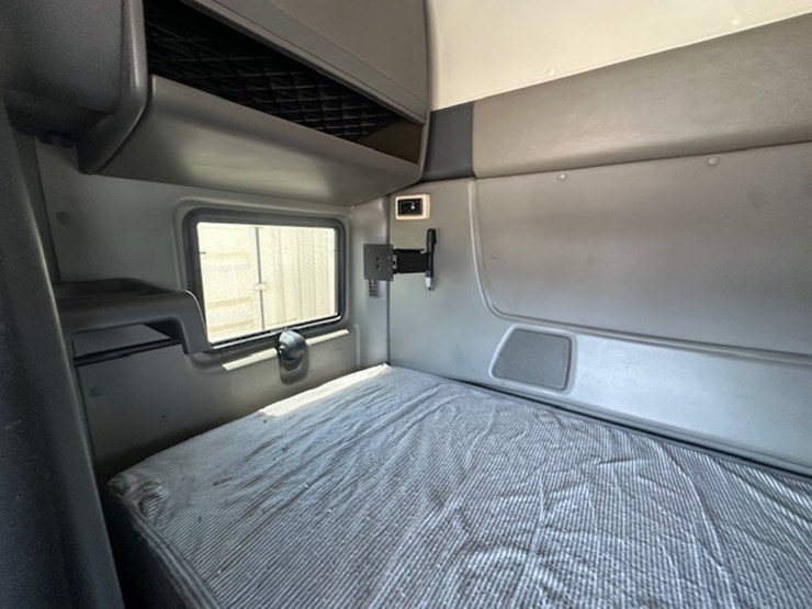 2015-international-prostar-image-74