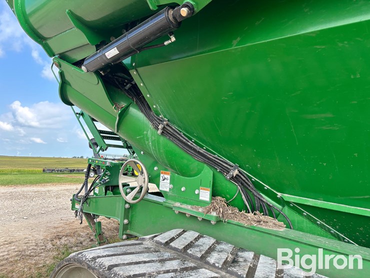 2022-brandt-1520xt-grain-cart-image-14