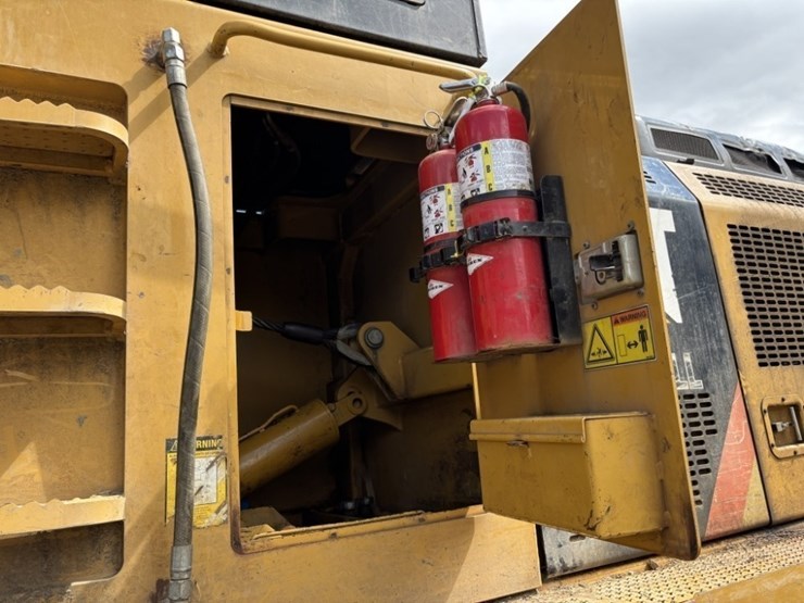 caterpillar-568-image-30
