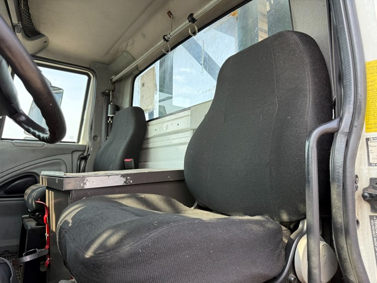 2005-international-durastar-4300-image-119