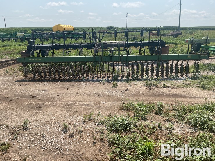 john-deere-400-image-2