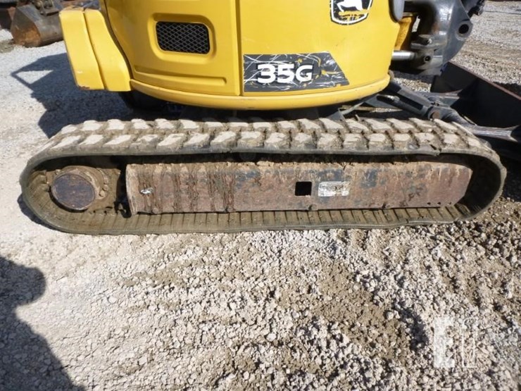 2022-deere-35g-image-35