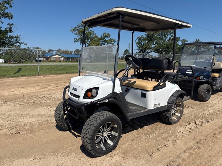 2020-ez-go-express-s4-golf-cart-image-2