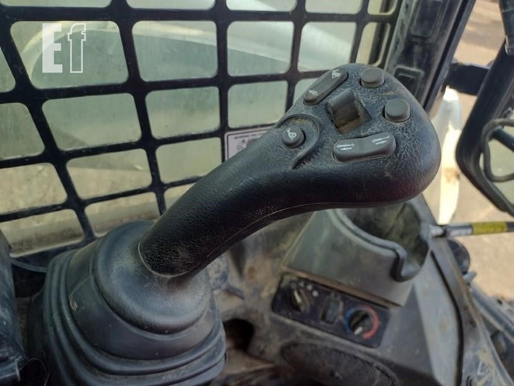 2019-bobcat-t740-image-11