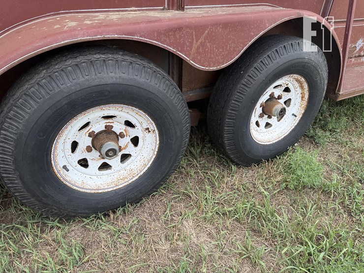 stock-trailer-image-17