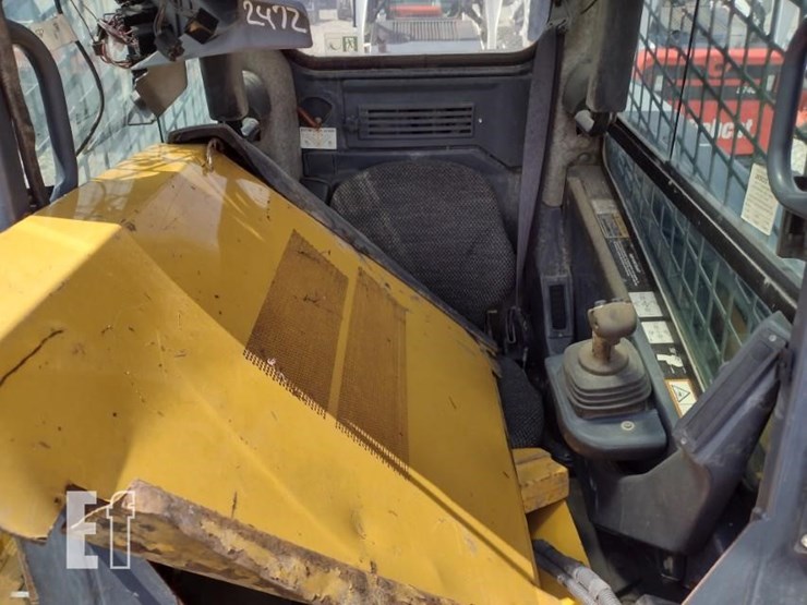 john-deere-329d-image-10