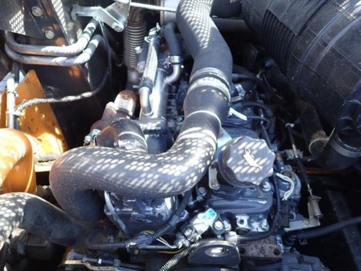 2011-case-sv300-image-24