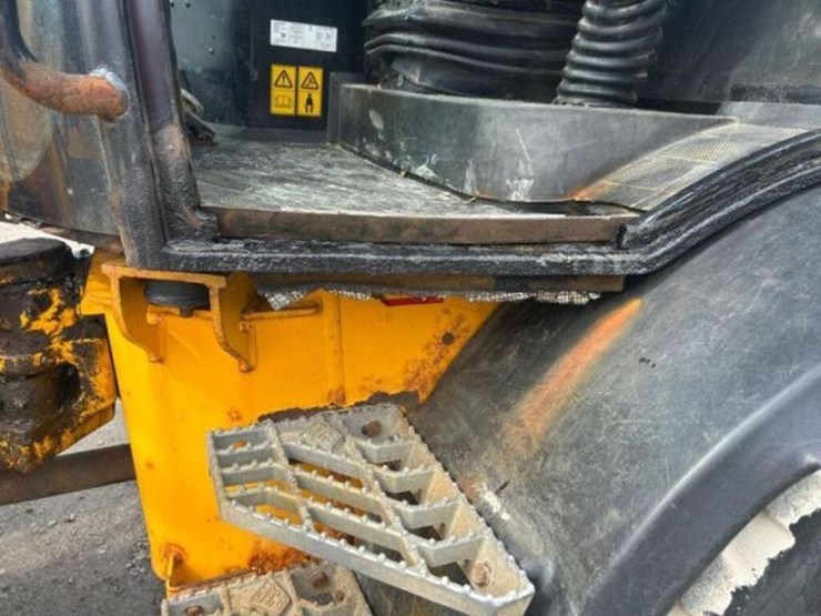 2019-jcb-409-image-19