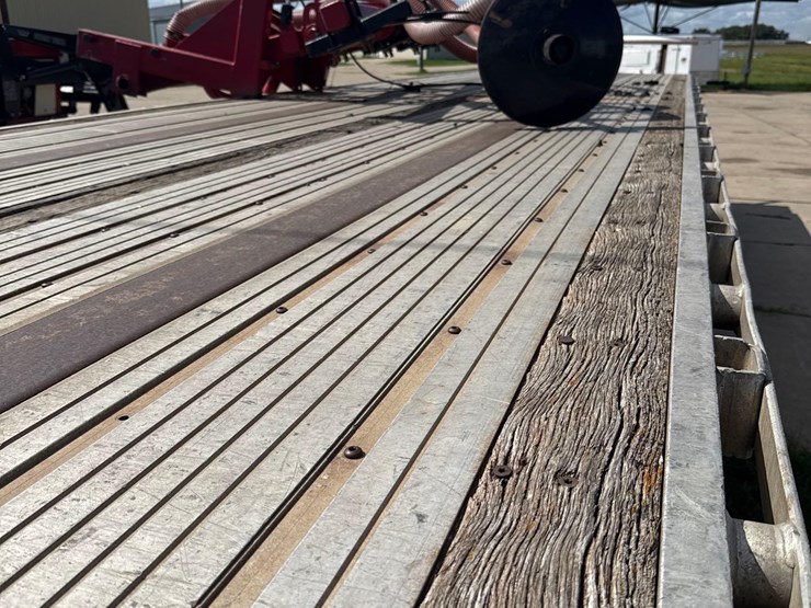 2000-utility-97-1/2-inch-x-48ft-spread-axle-flatbed-semi-trailer-image-11