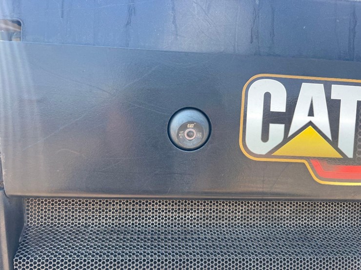 2020-caterpillar-279d3-image-13