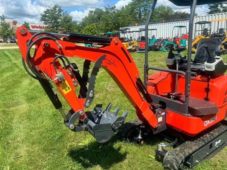 2025-industrial-qk20r-mini-excavator-...-unused-image-9