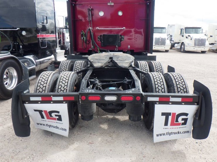 2023-peterbilt-579-image-5