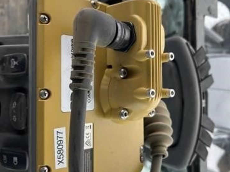 2018-deere-872gp-image-37