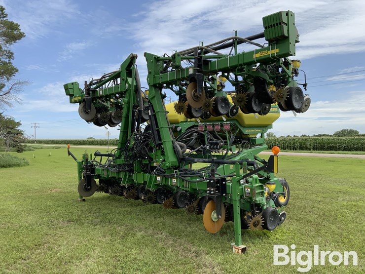 2009-john-deere-1720-ccs-image-1