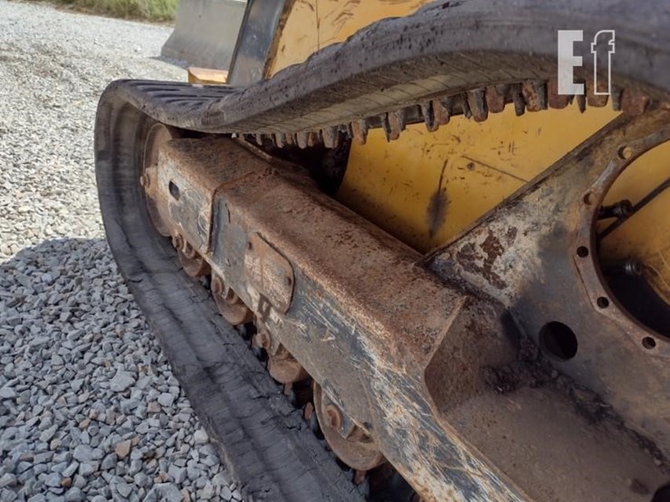 john-deere-329d-image-25