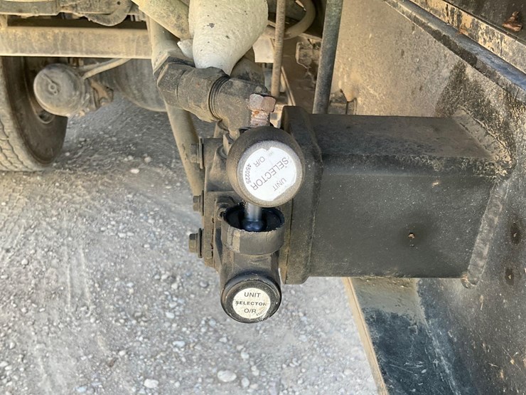 2015-freightliner-bucket-truck---terex-tm-100-boom---cummins-diesel---allison-transmission-image-17