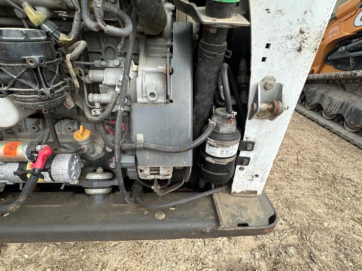 2014-bobcat-t750-image-43