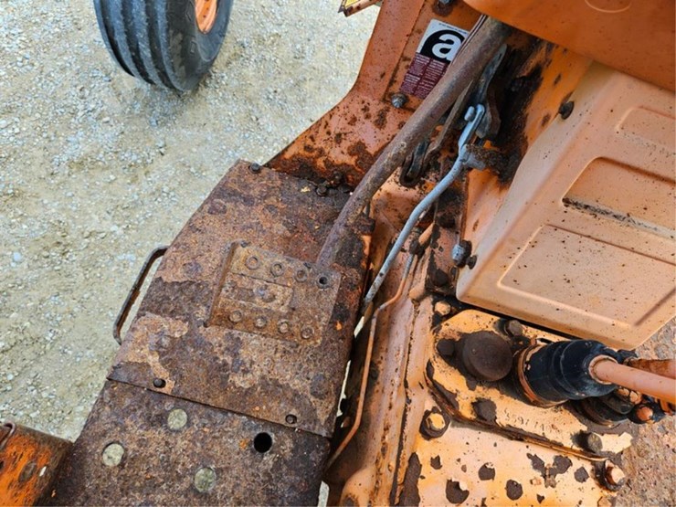 massey-ferguson-383-image-25