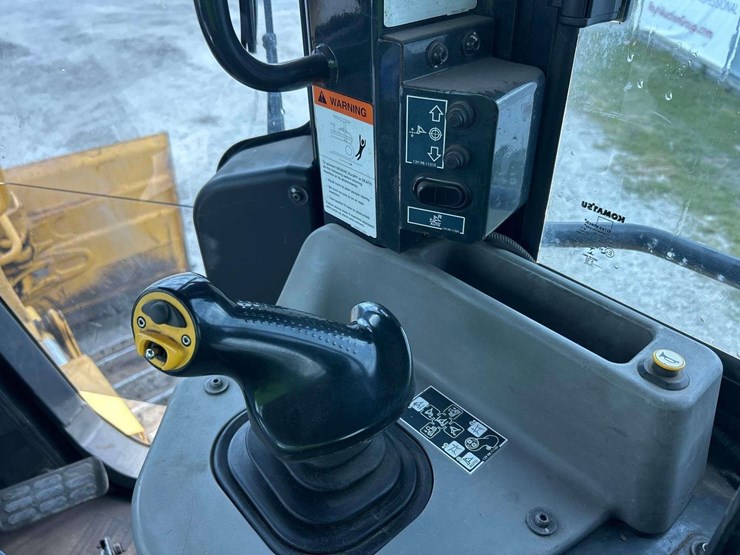 2019-komatsu-d51pxi-24-image-15