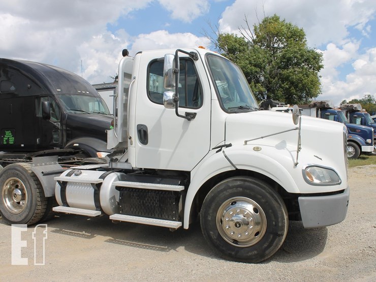 2014-freightliner-image-3