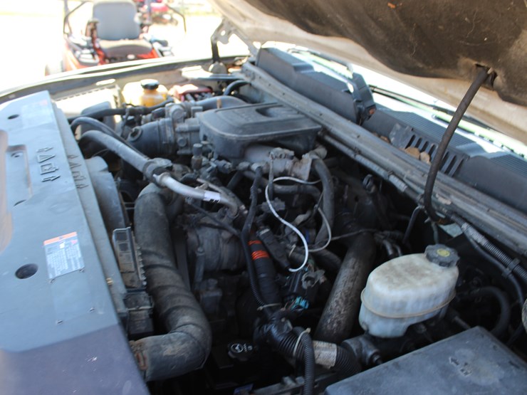 2013-chevrolet-3500hd-image-12