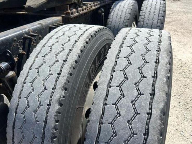 2015-volvo-t/a-hiway-tractor---sleeper-4v4nc9eh5fn-image-41